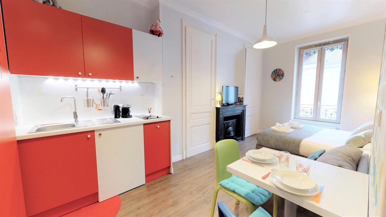 Appartement Les Charmettes du 6ème - Aulyondort Extérieur photo